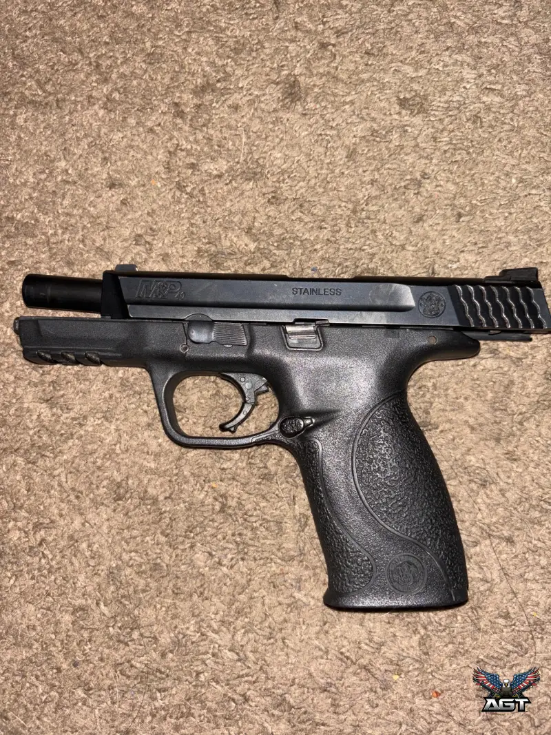 Smith and Wesson M&P40 1.0