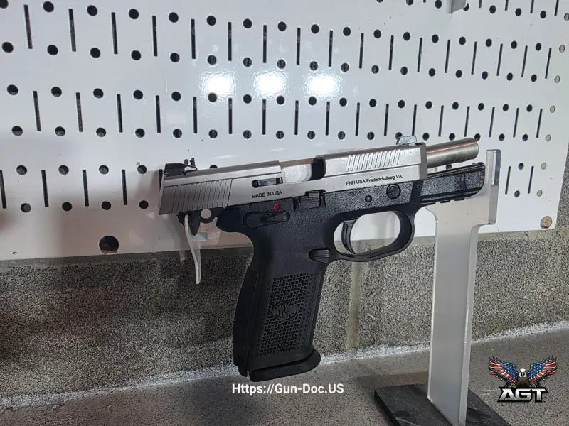 Like New · FN Herstal Firearms FNX-40 Semi-Auto Pistol .40S&W · .40 S&W · Middlefield, OH · photo 4 of 4