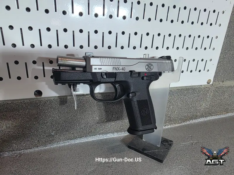 Like New · FN Herstal Firearms FNX-40 Semi-Auto Pistol .40S&W · .40 S&W · Middlefield, OH · photo 3 of 4