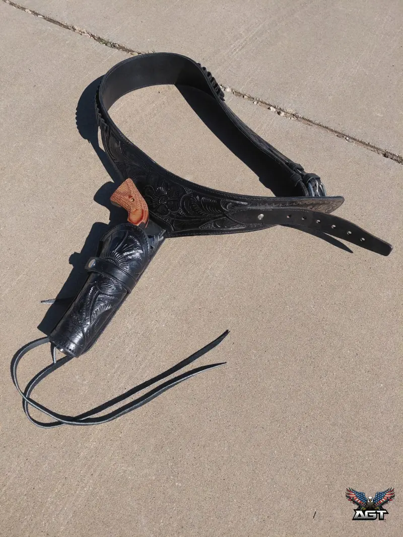 Like New · Buscadero Rig Holster Belt for cowboy action · Not Listed · Not Listed · Clovis, NM · photo 2 of 6
