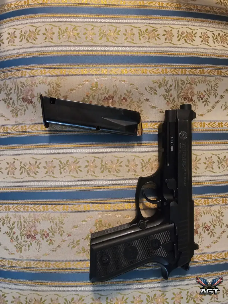 Like New · 40 cal taurus PT100 · .40 S&W · Panorama Village, TX · photo 2 of 2