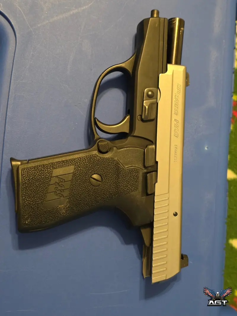Used · Sig Sauer P239 9mm Semi-Automatic Pistol in Two Tone Black and Stainless Steel · 9×19 mm Parabellum (9 mm Luger) · Altamonte Springs, FL · photo 6 of 7