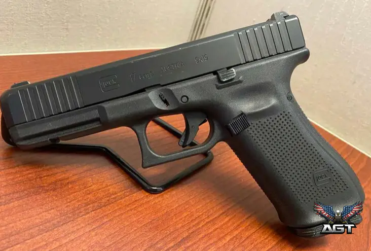 Used · Glock 17 Gen5 Night Sights 9mm. · 9mm Luger · Fredonia, AZ · photo 3 of 3
